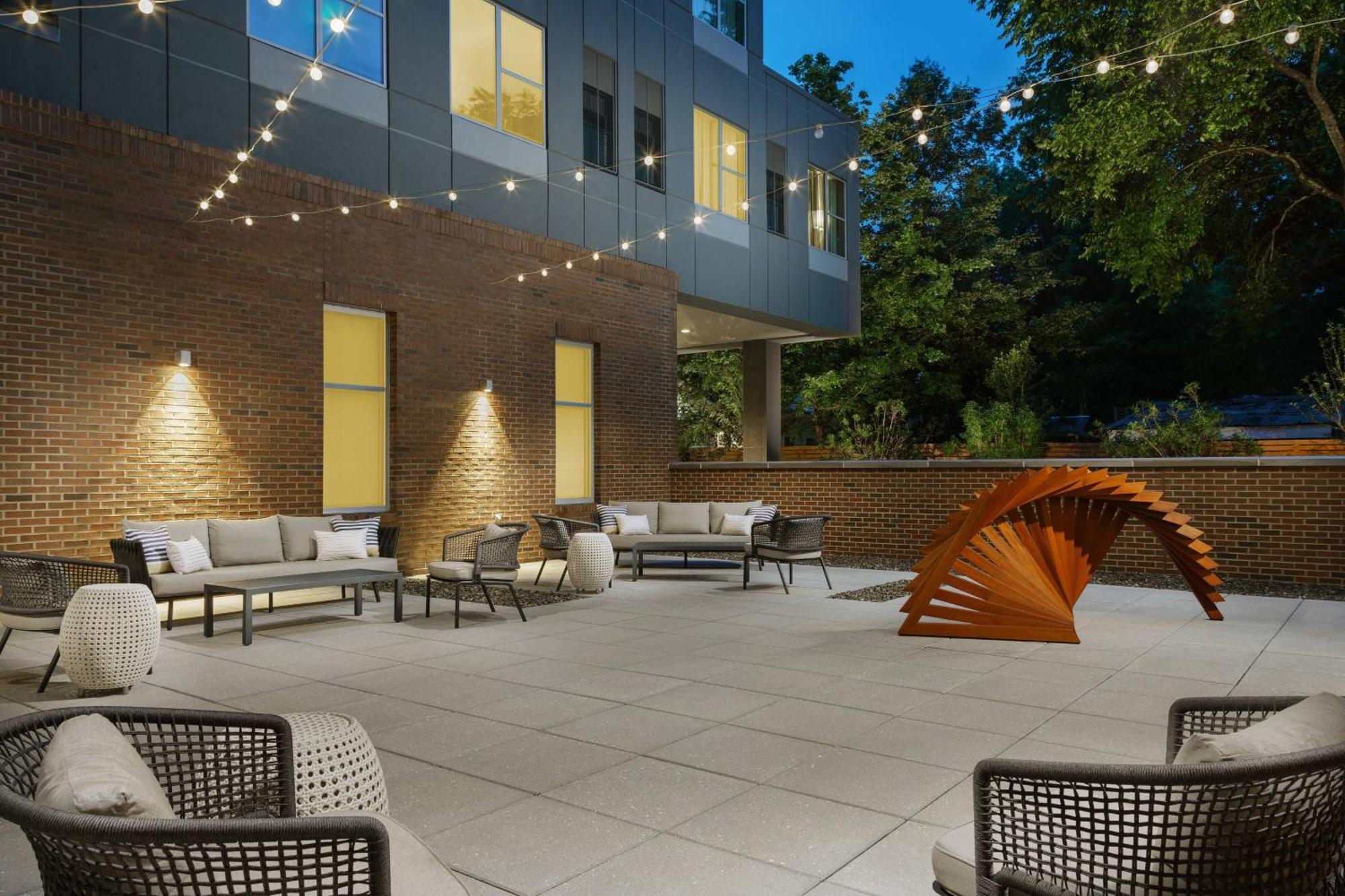 Ac Hotel By Marriott Chapel Hill Downtown Exterior foto